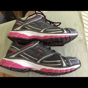 💥Avia Size 8 Like New!!